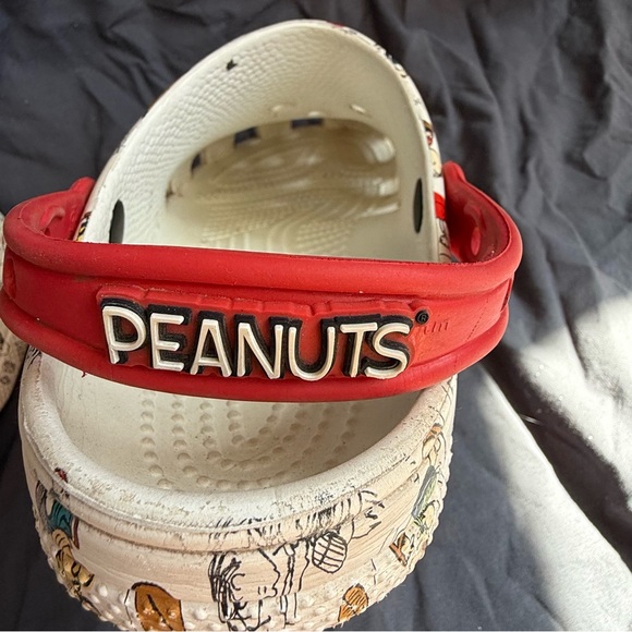 Crocs Peanuts Collab M8/W10 - Picture 5 of 5